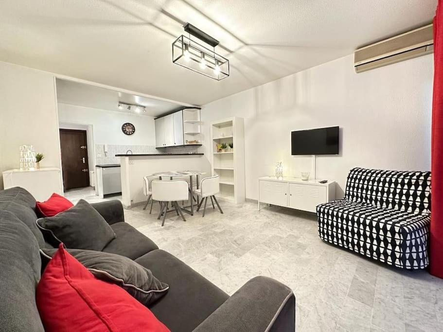 Beau Studio Centre Juan Les Pins A 300M Des Plages Antibes Extérieur photo
